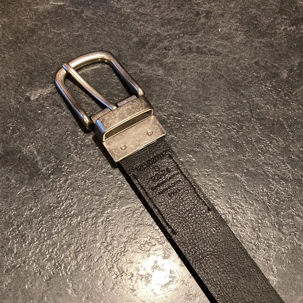 Boys Levi’s black brown leather adjustable belt size S (22/24)